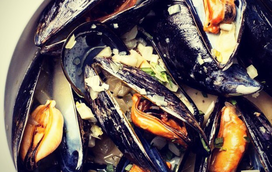 MUSSELS, FRIES & CRAFT BEER @ THE TAP