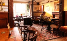 Wheatsheaf Inn, Bar