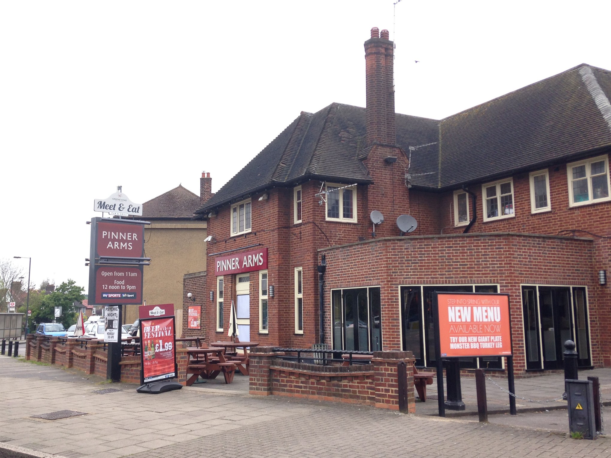 The Pinner Arms A pub serving food with Sky TV in Pinner