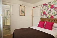 Enjoy our comfortable affordable en-suite bedrooms