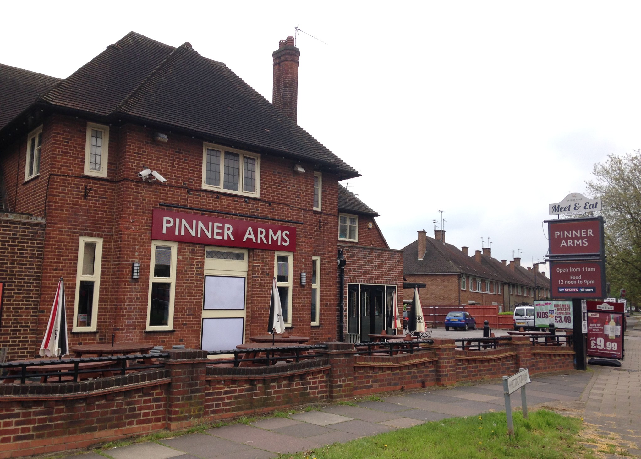 The Pinner Arms A pub serving food with Sky TV in Pinner