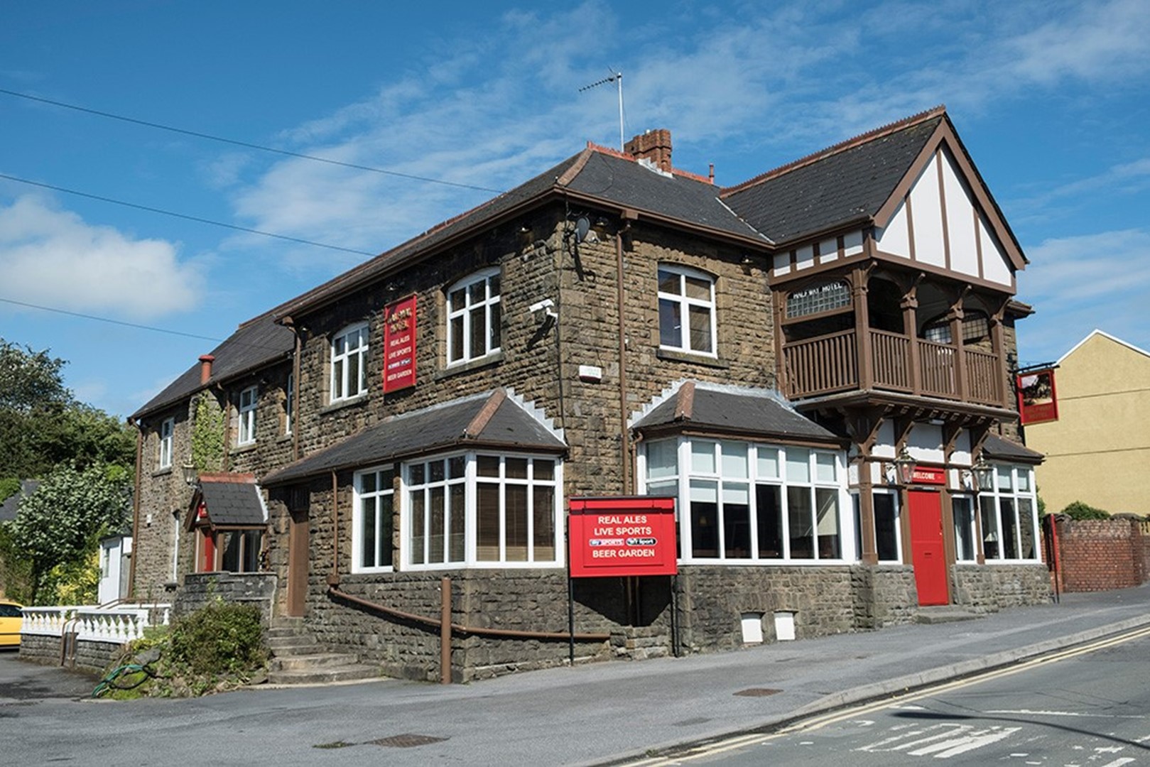Halfway Hotel, Llanelli